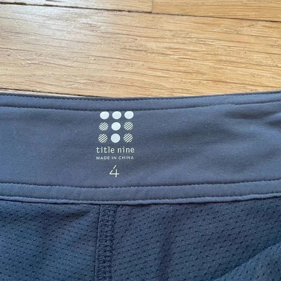 Title 9 Women’s Skort Size 4 - Picture 4 of 10